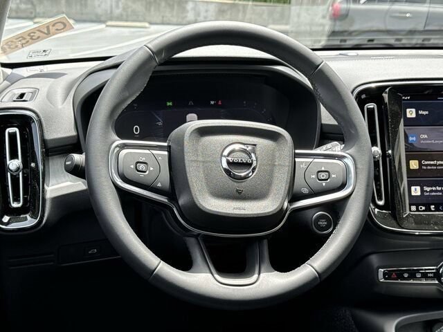 New 2024 Volvo XC40 B5 Plus w/ Climate Package AWD/4WD image 23