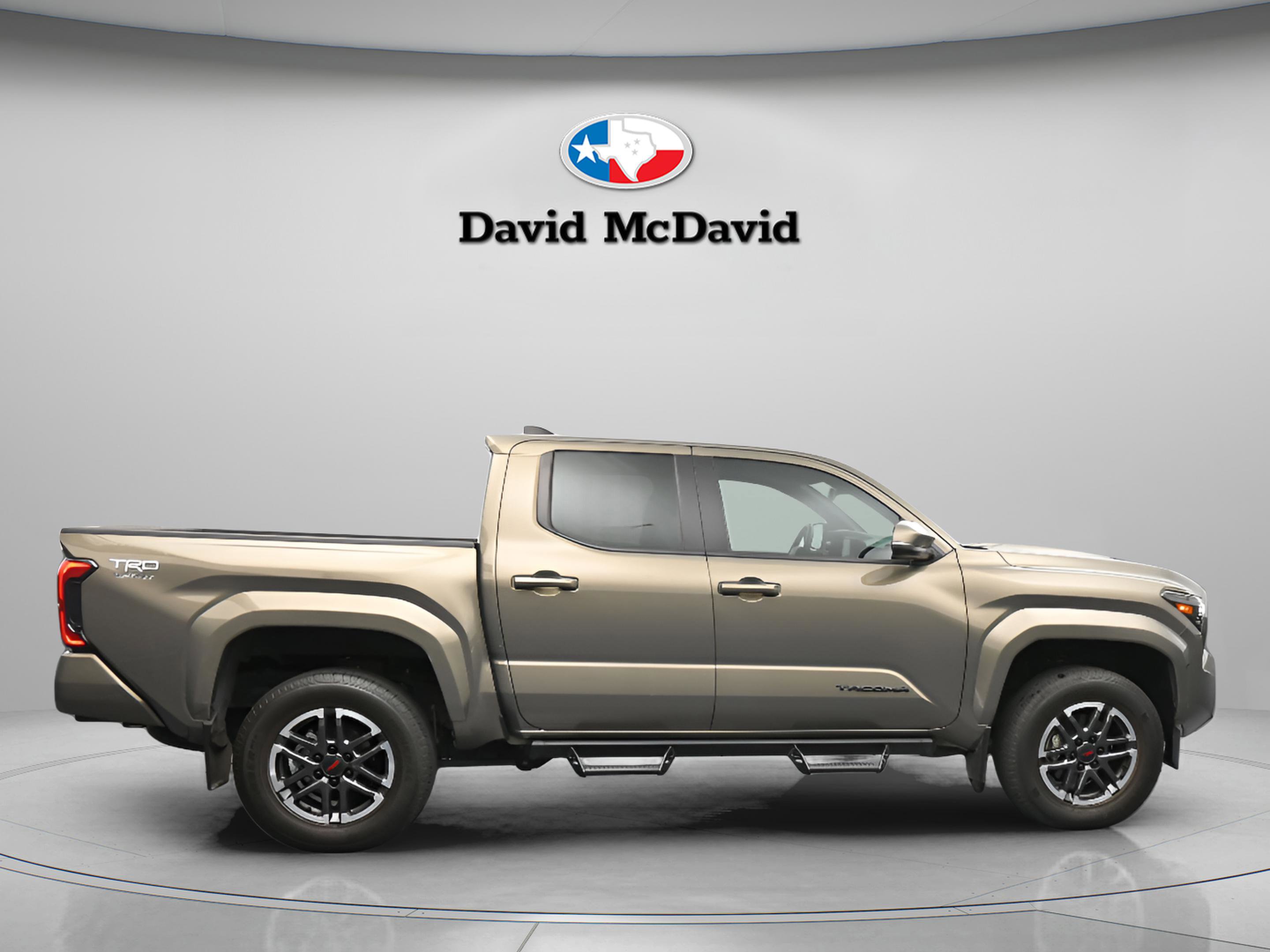 Used 2024 Toyota Tacoma TRD Sport w/ TRD Sport Upgrade Package AWD/4WD image 9
