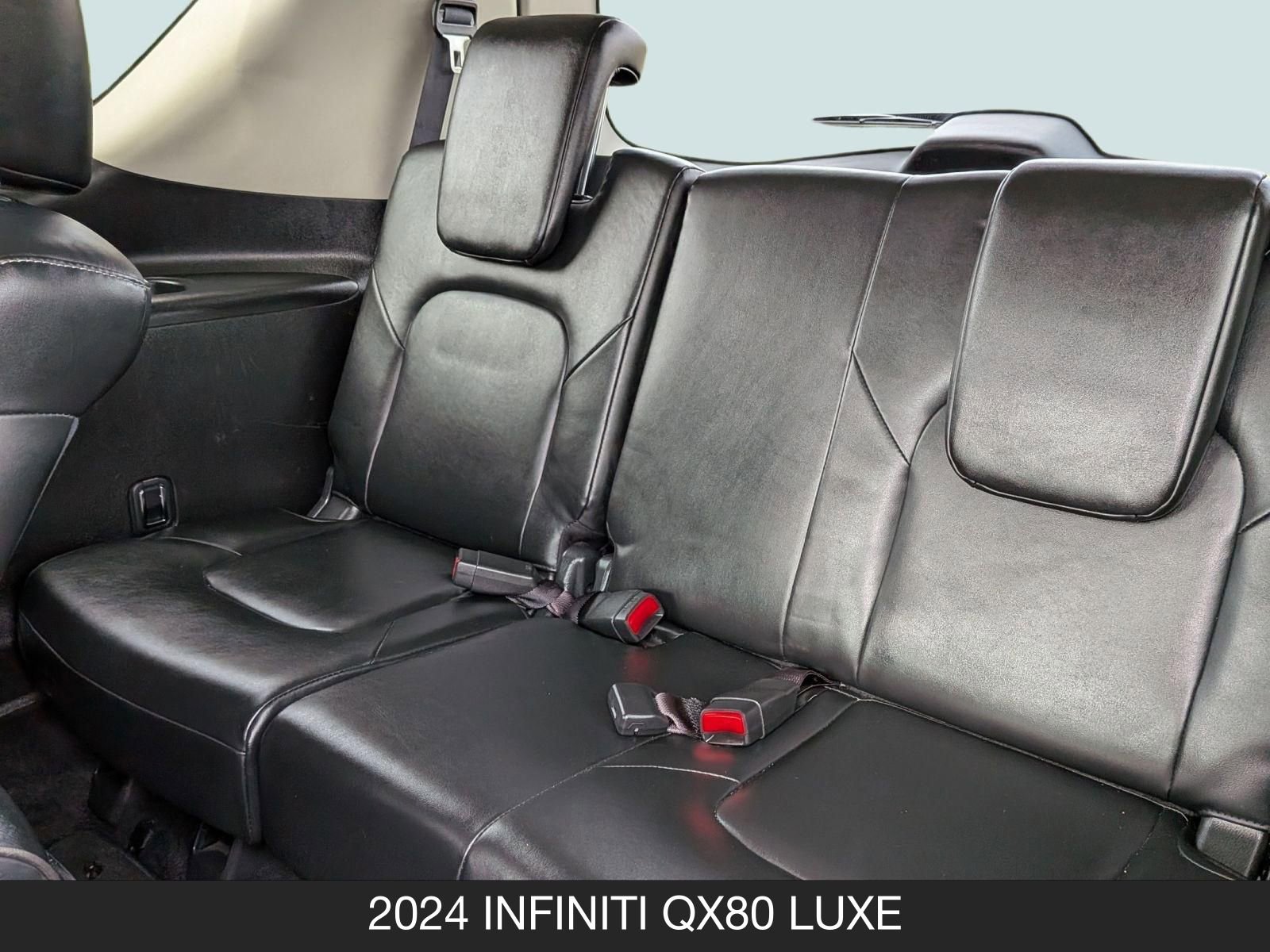 Used 2024 INFINITI QX80 Luxe image 17