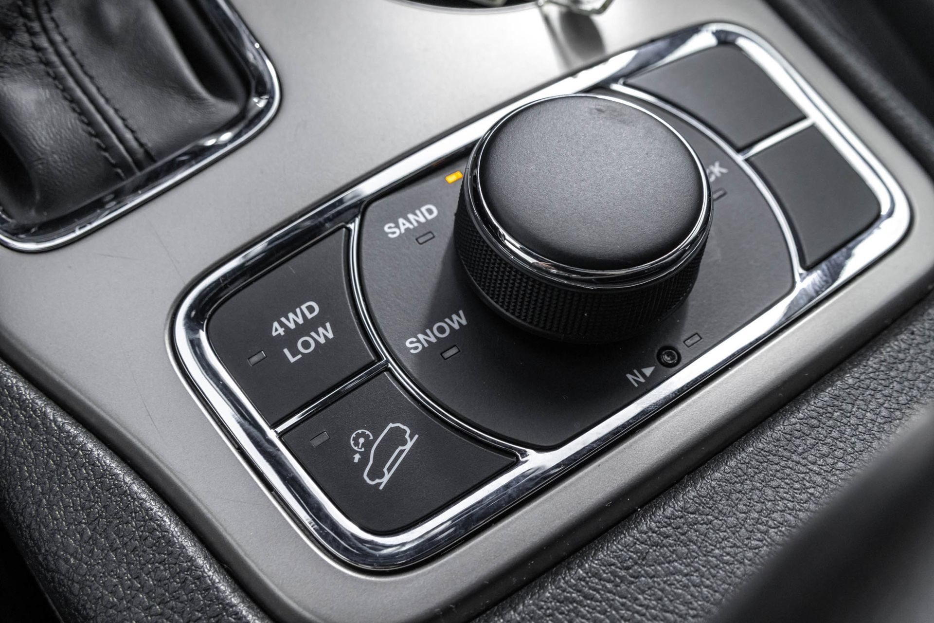 Used 2021 Jeep Grand Cherokee Limited AWD/4WD image 33