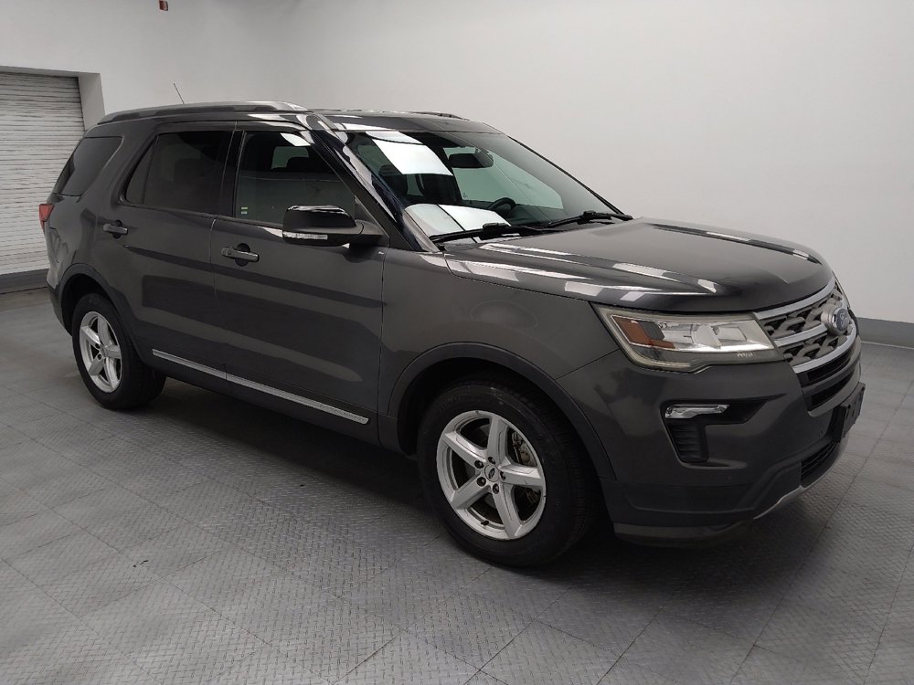 Used 2018 Ford Explorer XLT w/ Equipment Group 202A FWD image 11