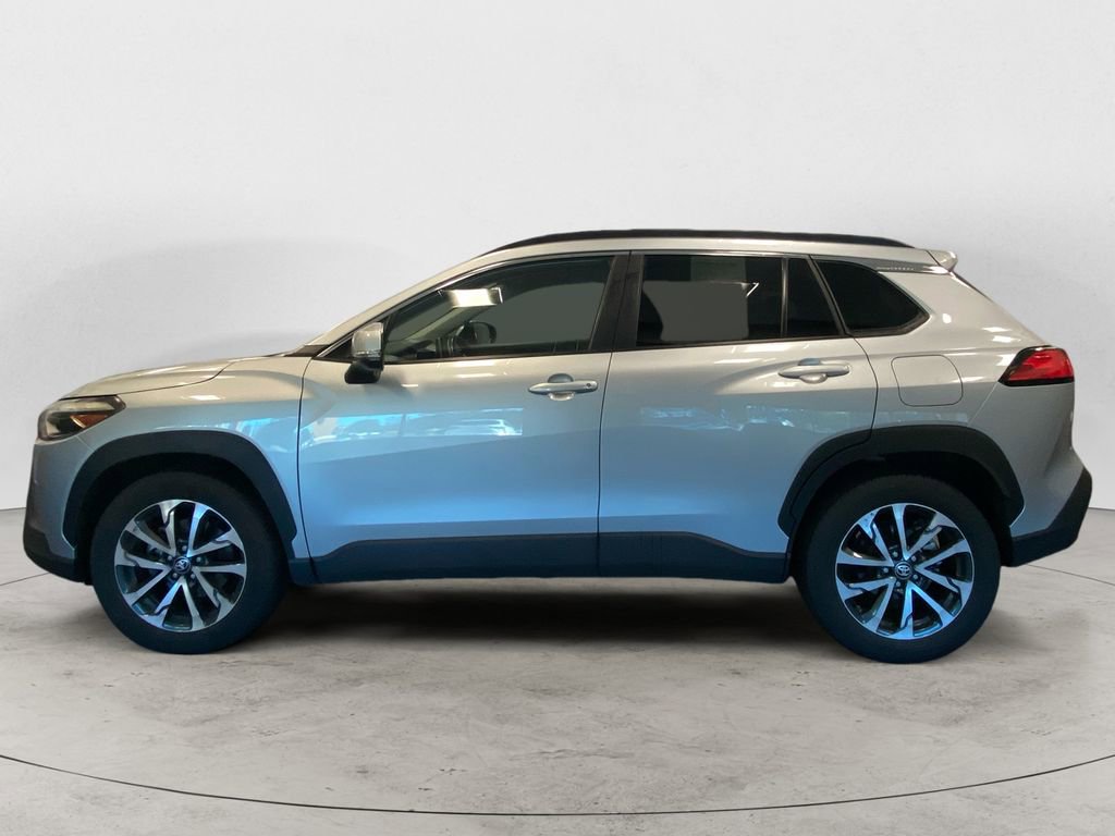 Certified 2024 Toyota Corolla Cross XLE image 2