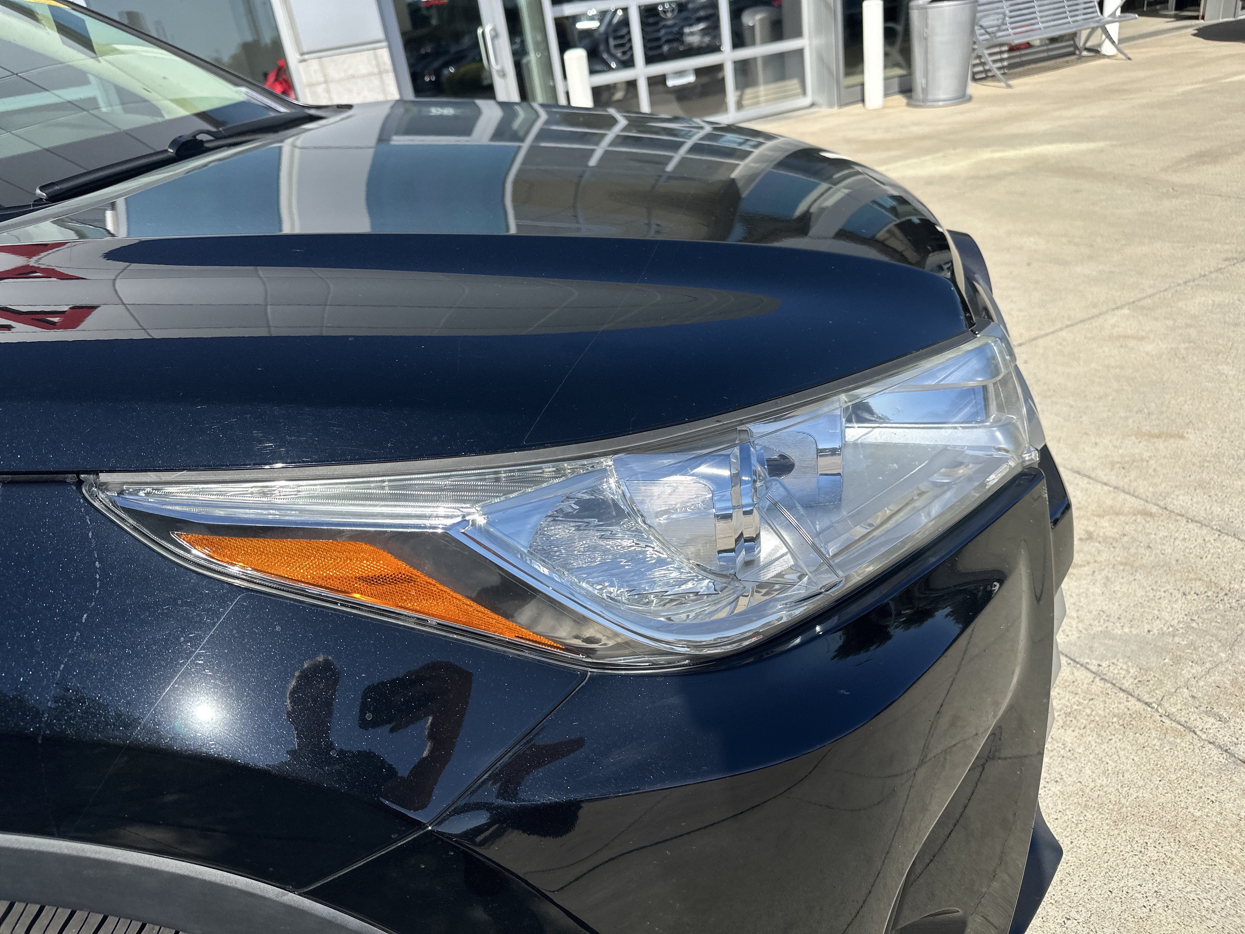 Used 2019 Toyota Highlander XLE AWD/4WD image 11