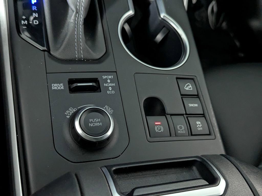 Used 2024 Toyota Highlander XSE image 40