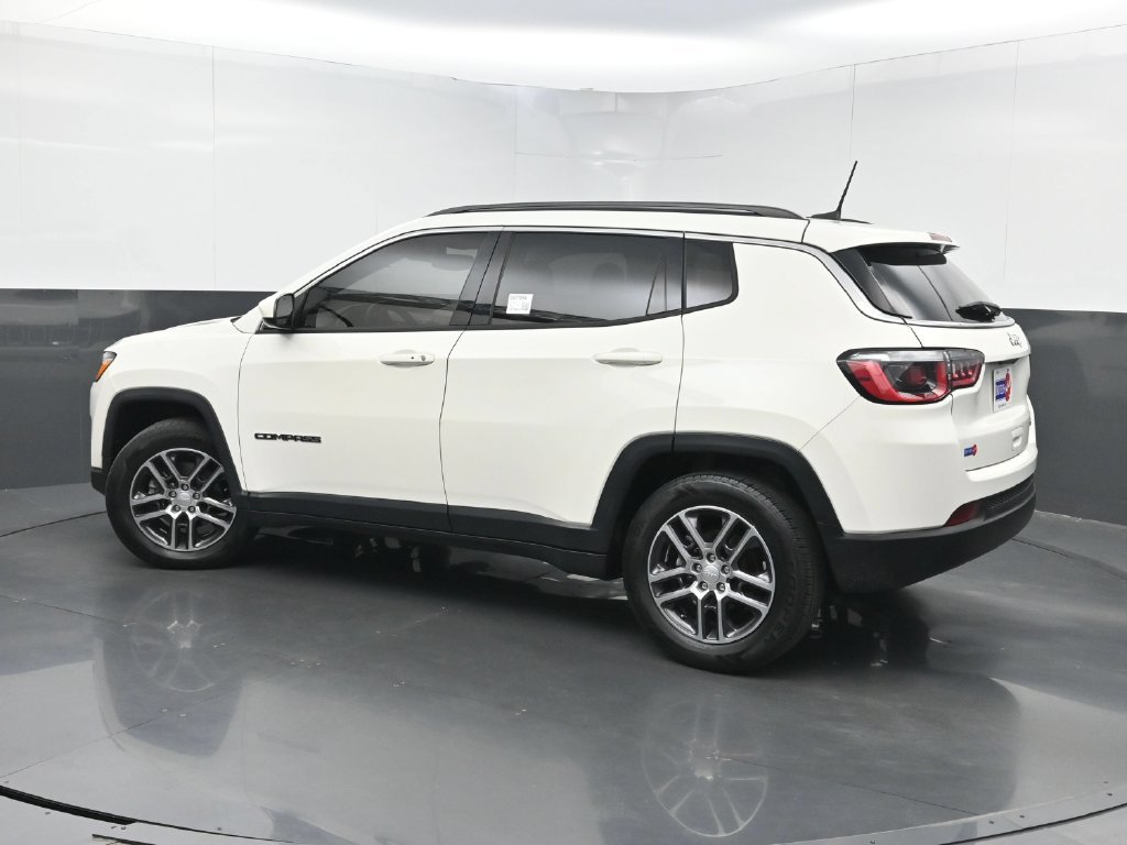 Used 2019 Jeep Compass Latitude w/ Popular Equipment Group FWD image 17