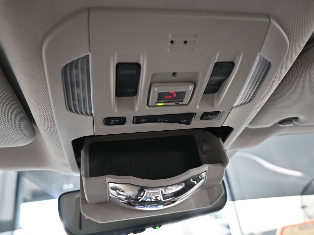 Used 2021 Toyota Highlander XLE image 28