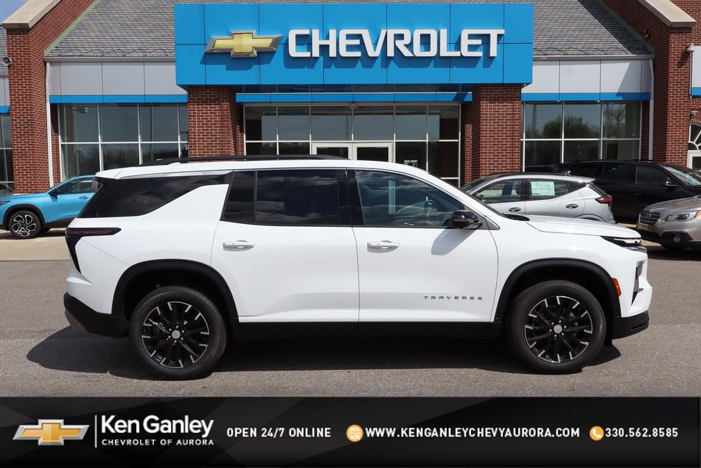 New 2026 Chevrolet Traverse LT w/ Sun and Wheel Package