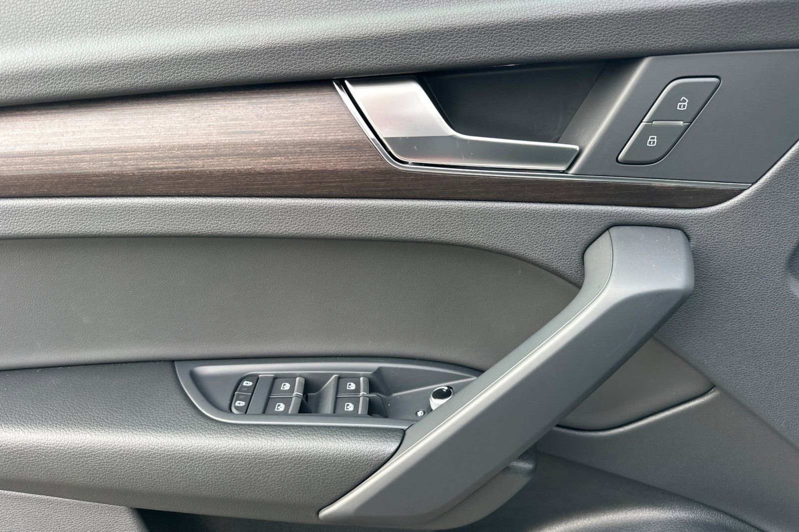 Used 2025 Audi Q5 2.0T Premium image 10