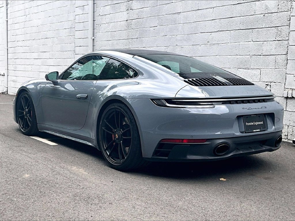Used 2024 Porsche 911 Carrera GTS RWD image 3
