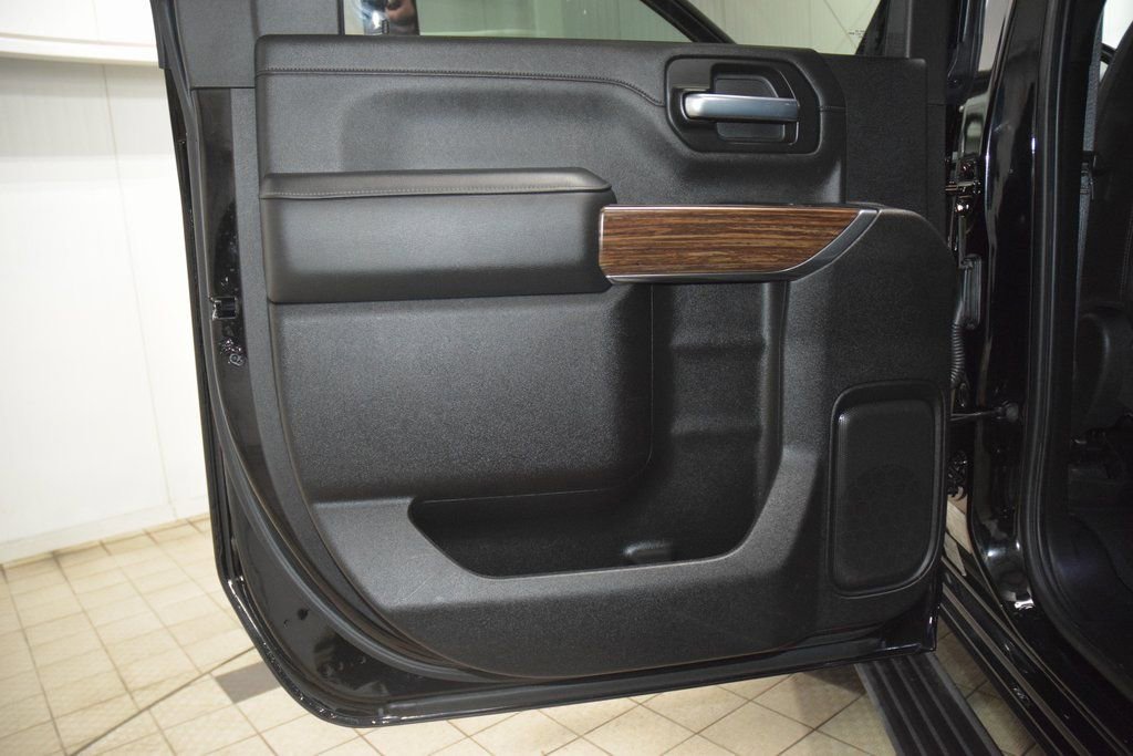 Used 2023 Chevrolet Silverado 2500 High Country w/ Z71 Off-Road Package image 47