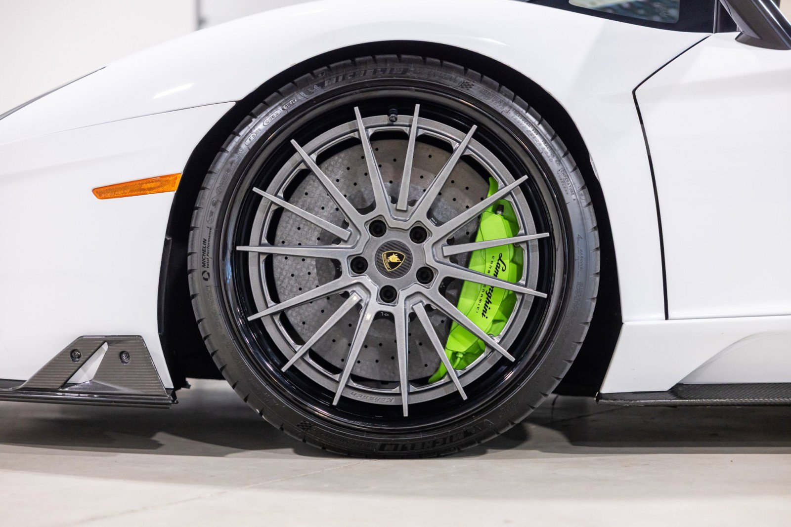 Used 2019 Lamborghini Aventador S image 23