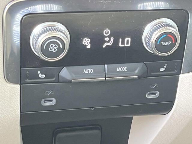 Used 2022 GMC Yukon Denali image 17