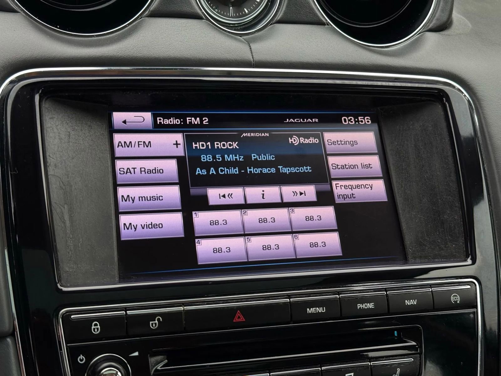 Used 2014 Jaguar XJ L Portfolio image 34