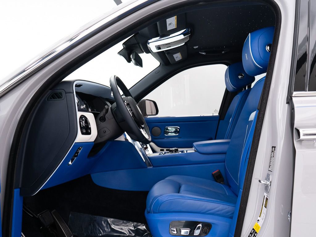 Used 2023 Rolls-Royce Cullinan image 16