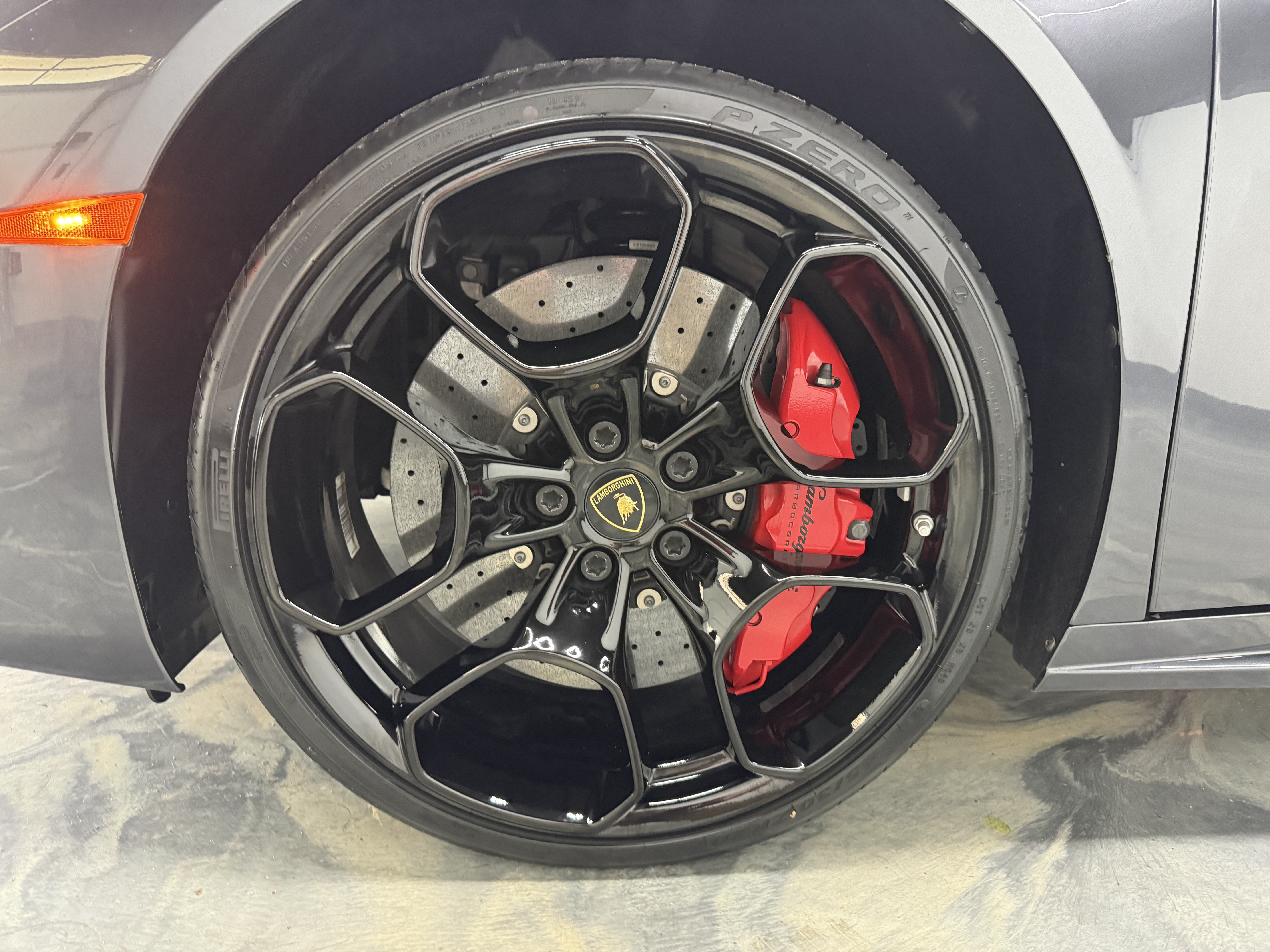 Used 2017 Lamborghini Huracan LP 610-4 AWD/4WD image 50
