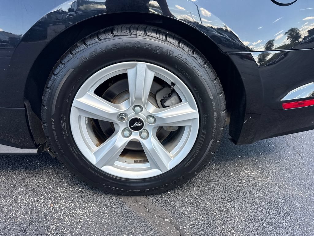 Used 2016 Ford Mustang Convertible RWD image 30