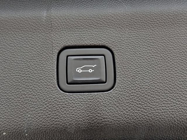 Used 2023 Buick Enclave Essence AWD/4WD image 31