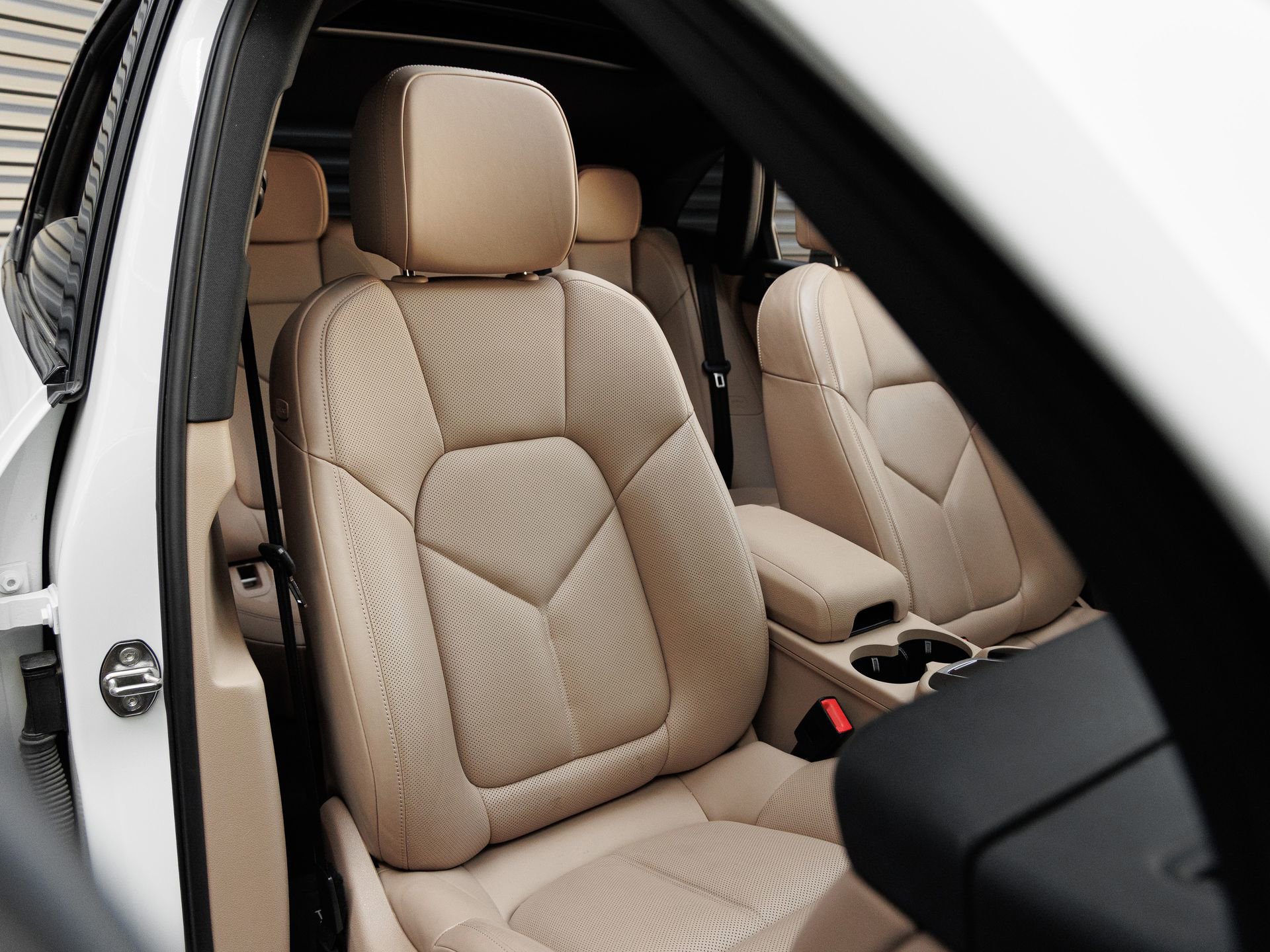 Certified 2021 Porsche Macan S AWD/4WD image 33