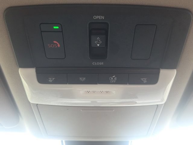 Used 2024 Nissan Altima 2.5 SV w/ SV Premium Package FWD image 24