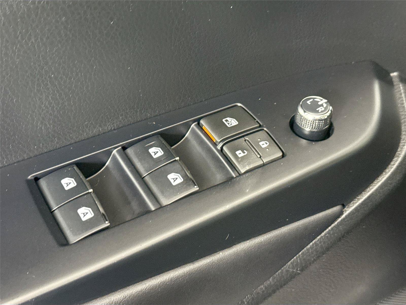 Used 2019 Toyota Highlander Limited Platinum AWD/4WD image 29