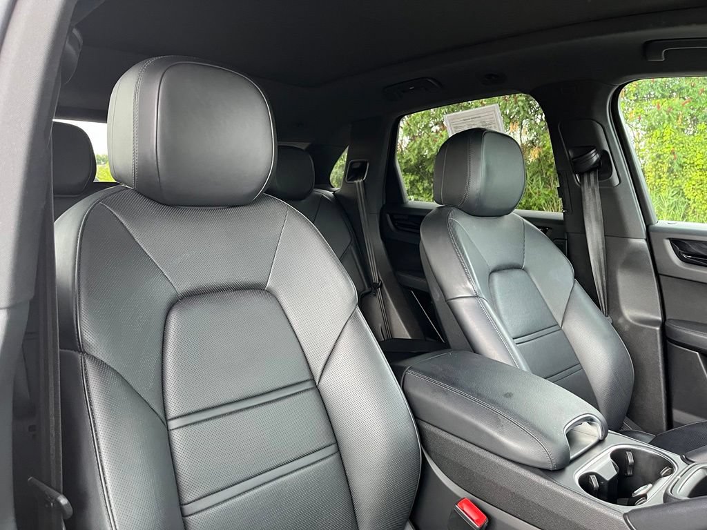 Used 2020 Porsche Cayenne AWD/4WD image 28