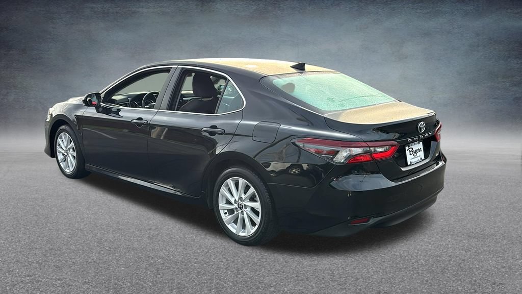 Used 2024 Toyota Camry LE FWD image 4