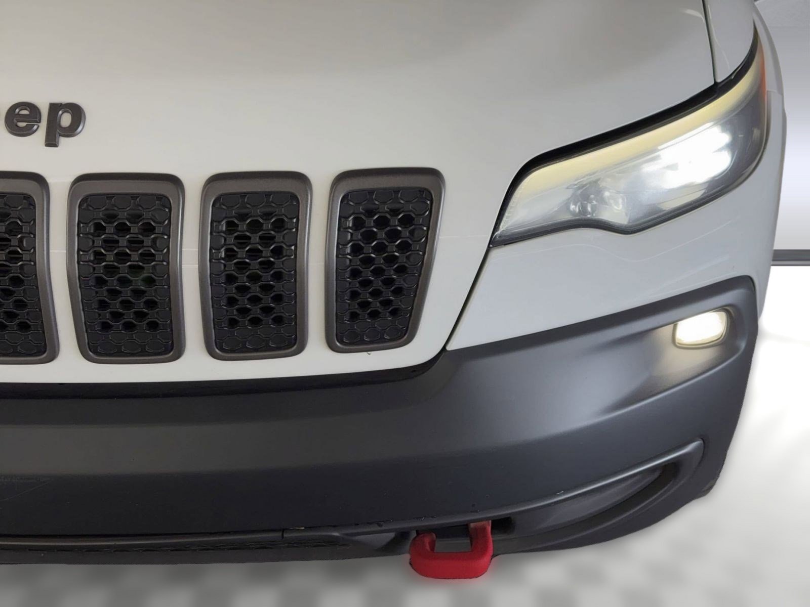 Used 2019 Jeep Cherokee Trailhawk AWD/4WD image 11