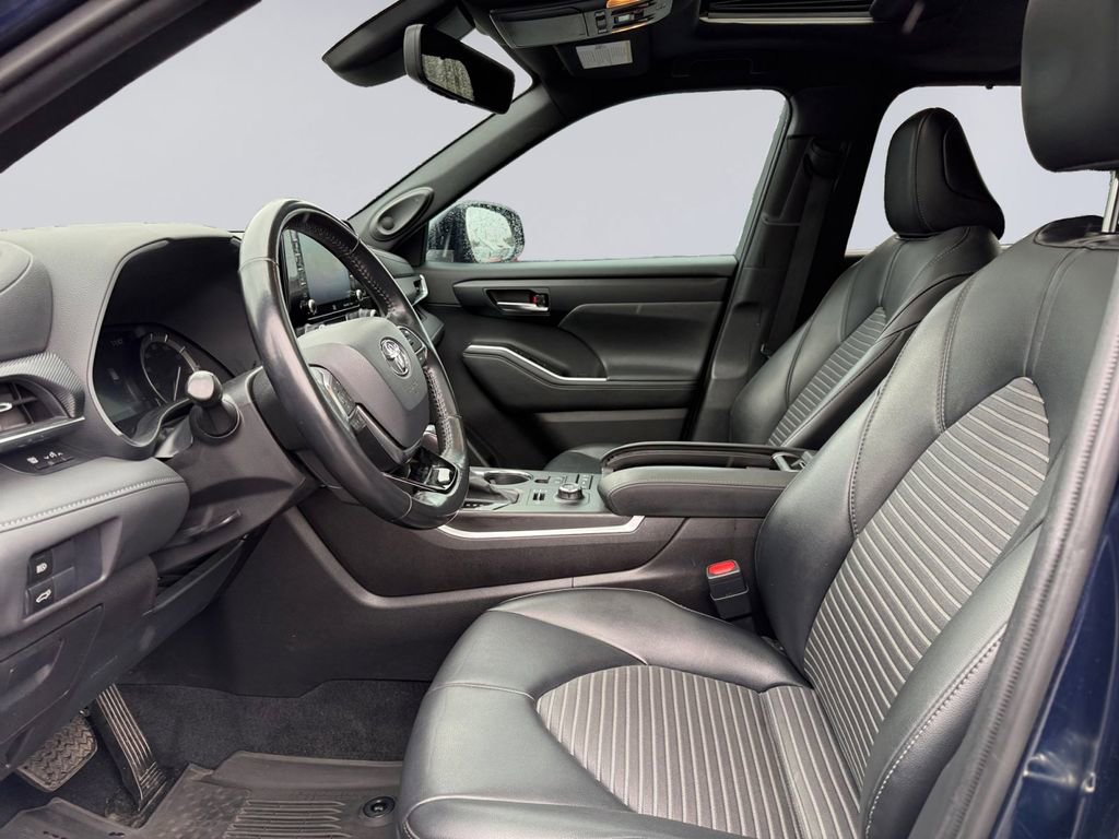 Used 2021 Toyota Highlander XSE image 10