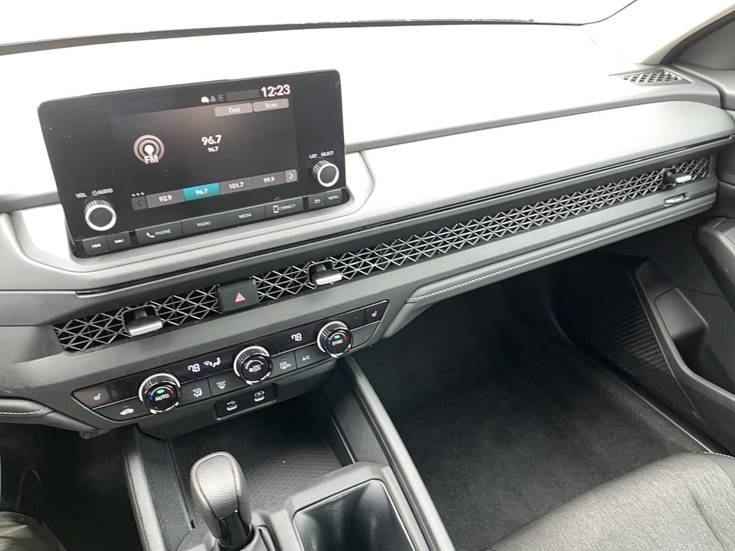 Certified 2023 Honda Accord EX image 12