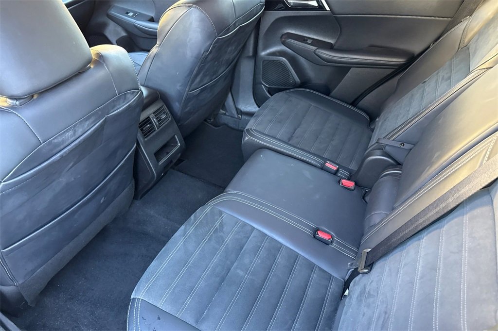 Used 2024 Mitsubishi Outlander FWD image 5