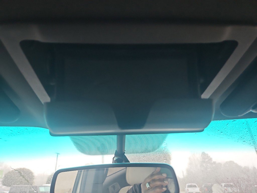 Used 2015 Ford Explorer XLT w/ Equipment Group 202B image 21