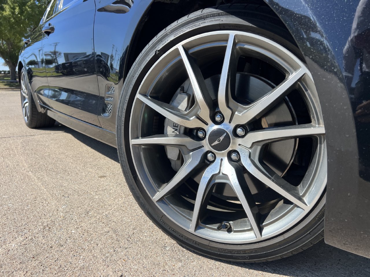 Used 2024 Genesis G70 2.5T RWD image 6