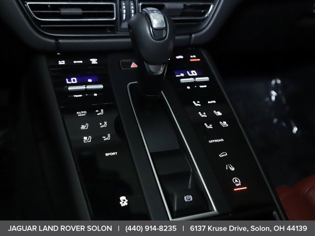 Used 2023 Porsche Macan AWD/4WD image 27