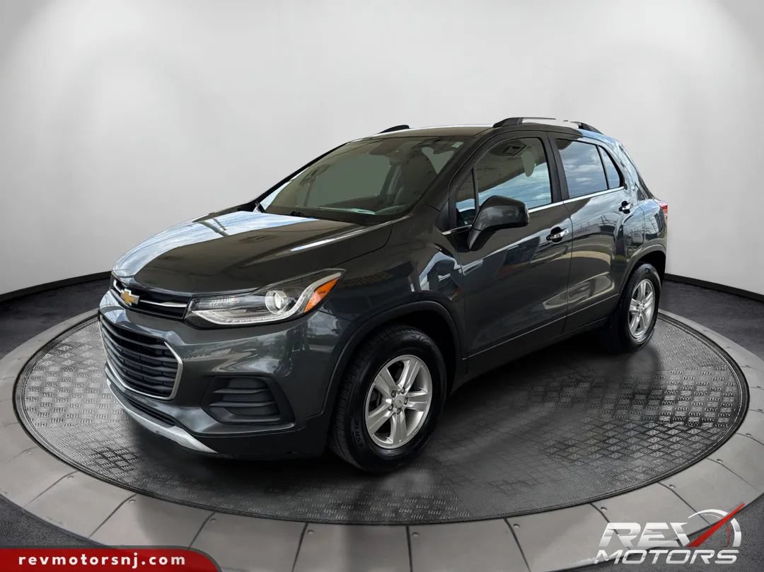 Used 2017 Chevrolet Trax LT w/ LT Convenience Package FWD image 1