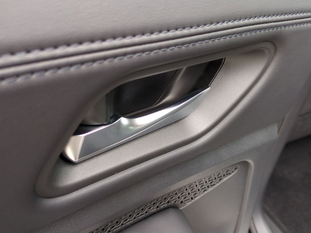 New 2024 Nissan Ariya AWD image 26