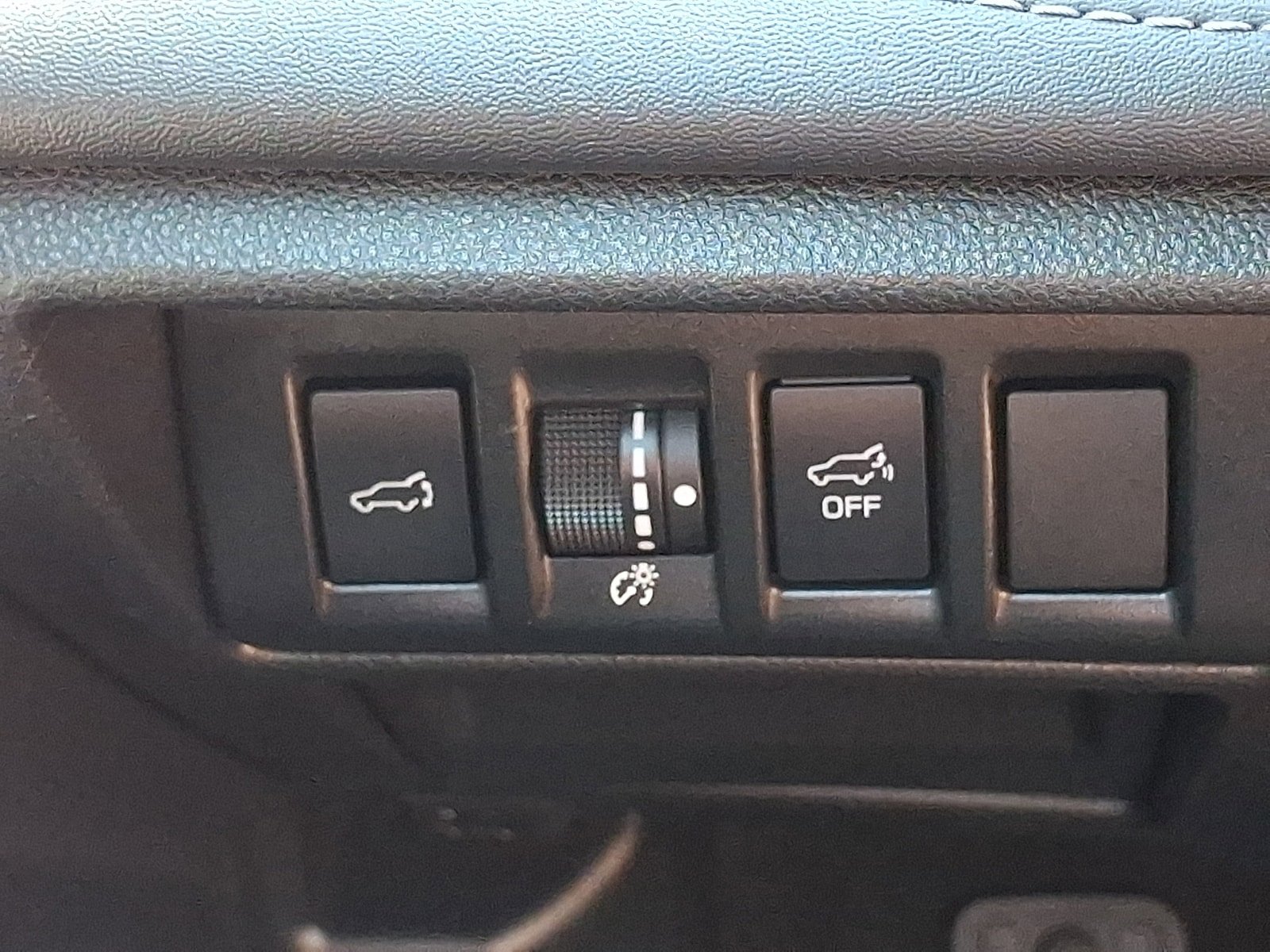 Used 2020 Subaru Outback Limited w/ Popular Package #2 AWD/4WD image 25