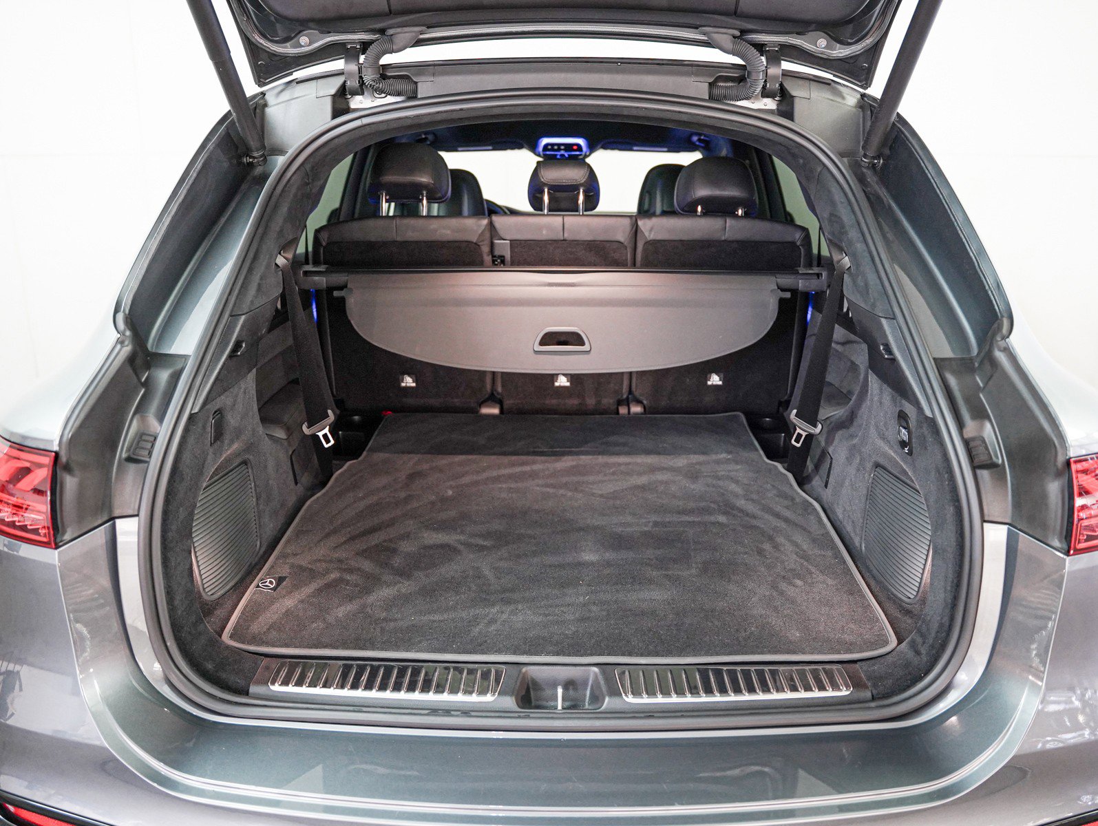 Certified 2023 Mercedes-Benz EQS 580 4MATIC SUV image 6