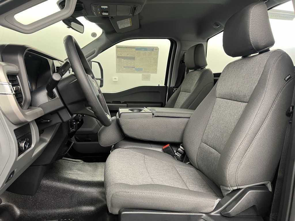 New 2026 Ford F250 XL w/ XL Chrome Package image 21