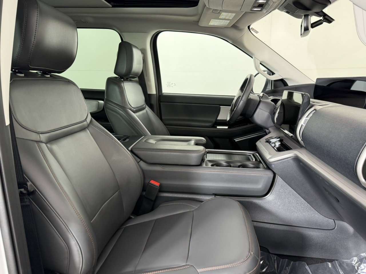 Used 2025 Ford Expedition Active AWD/4WD image 10