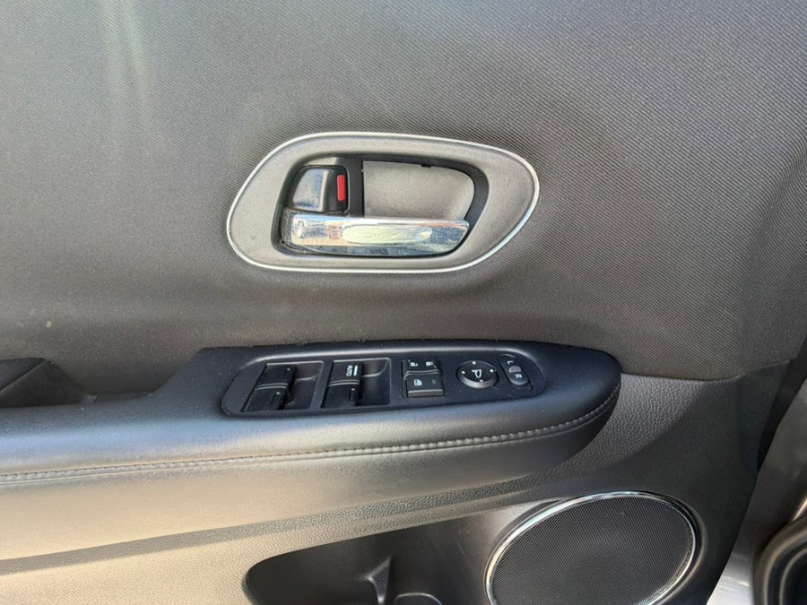 Used 2018 Honda HR-V EX image 10