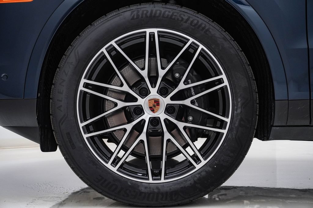 New 2026 Porsche Cayenne AWD/4WD image 13