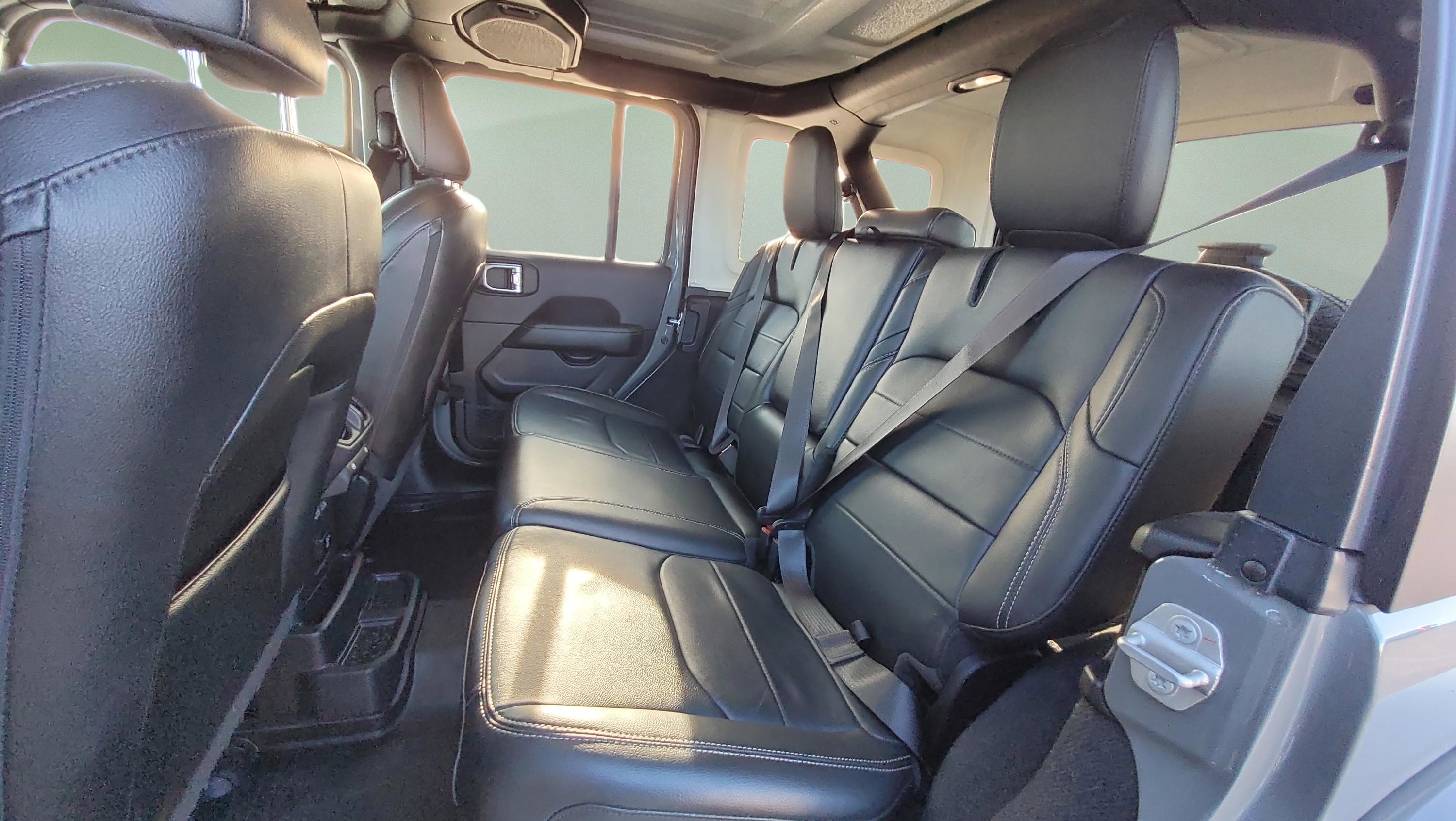 Used 2023 Jeep Wrangler Unlimited Sahara w/ Cold Weather Group image 17