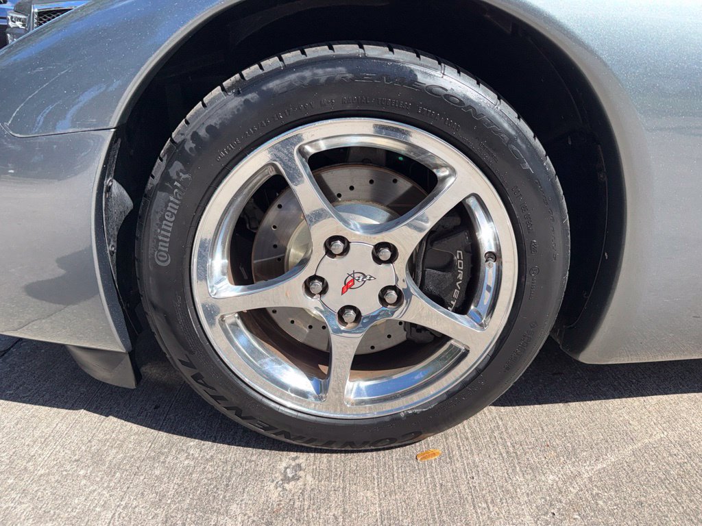 Used 2004 Chevrolet Corvette Convertible w/ Preferred Equipment Group RWD image 31