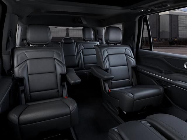 New 2027 Lincoln Navigator Reserve w/ Jet Appearance Package AWD/4WD image 11