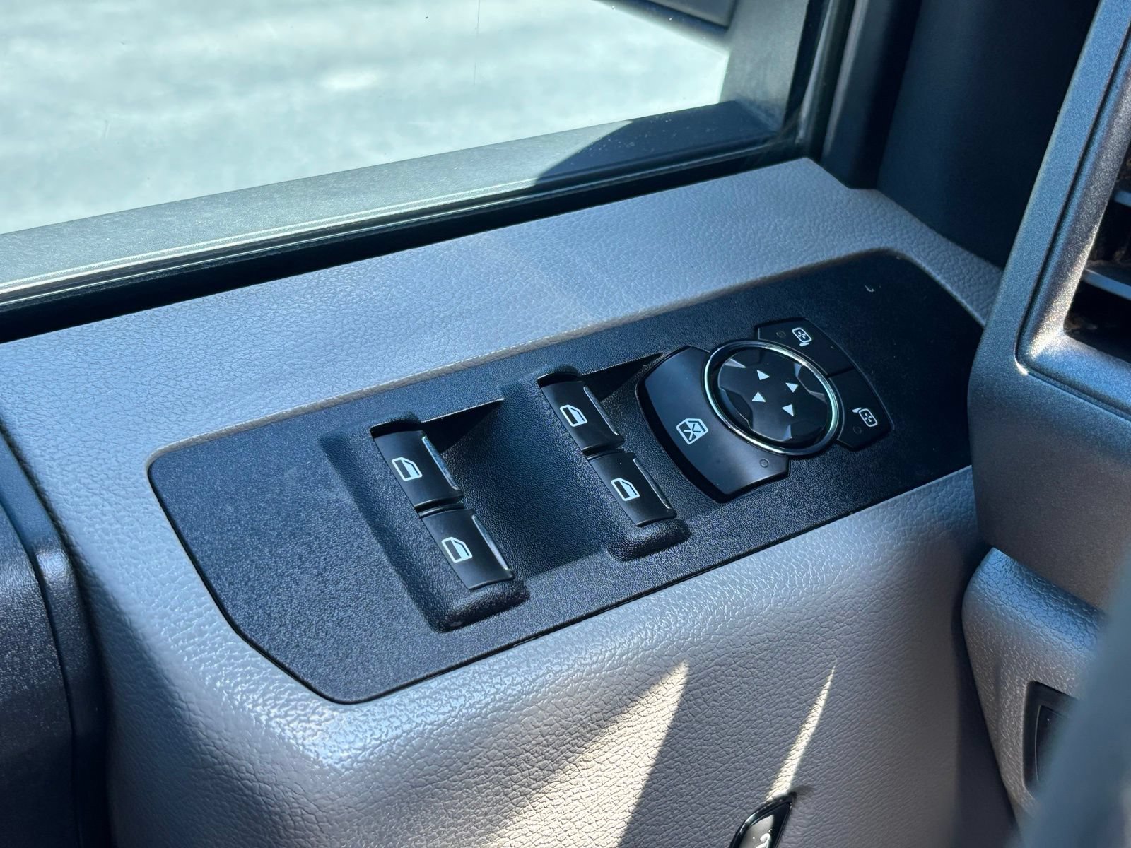 Used 2018 Ford F550 4x4 Crew Cab Super Duty image 15