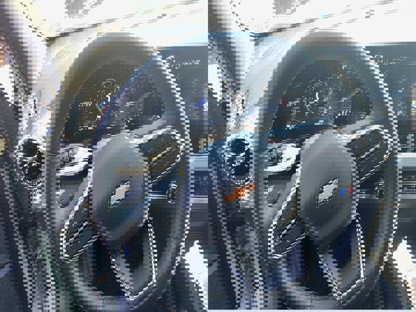 Used 2025 Chevrolet Equinox LT w/ Convenience Package II image 11