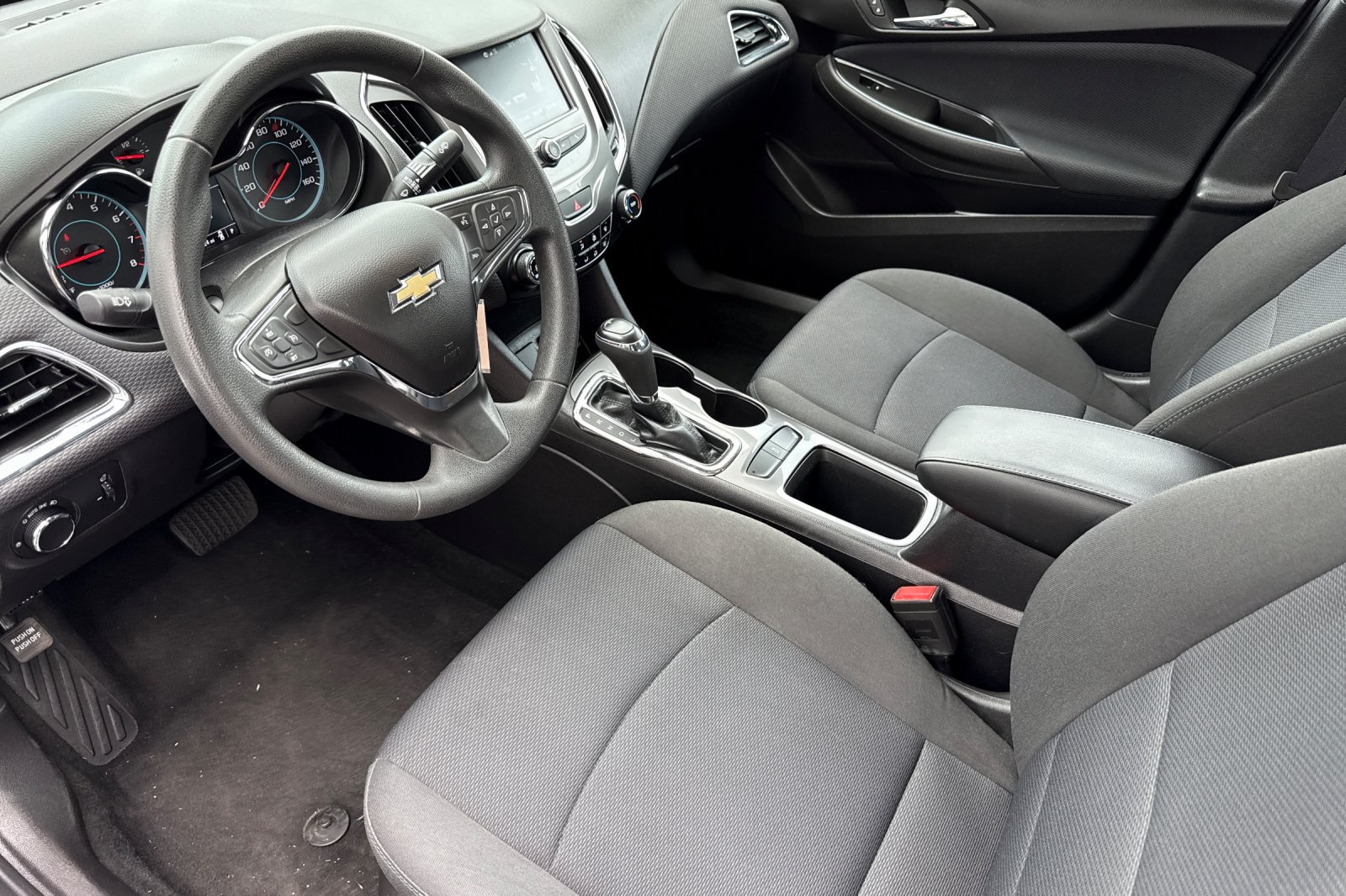 Used 2017 Chevrolet Cruze LT FWD image 10