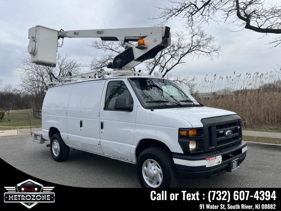 Used 2014 Ford E-350 and Econoline 350 Super Duty w/ Power Group image 6