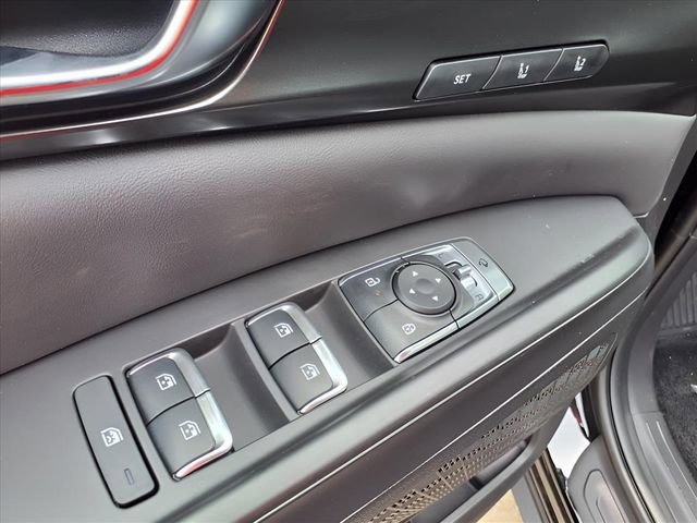 New 2025 Kia Carnival SX w/ SX Dark Edition Package FWD image 13
