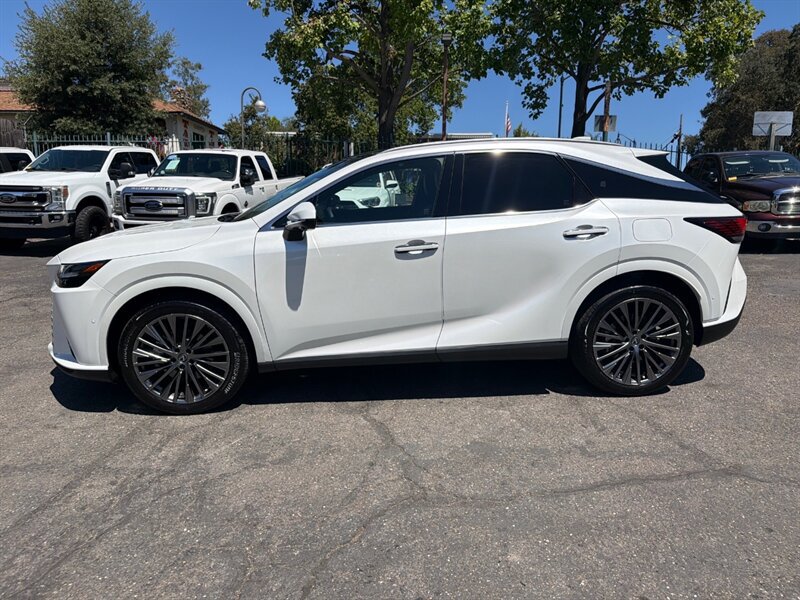 Used 2025 Lexus RX 450h AWD w/ Luxury Package image 14